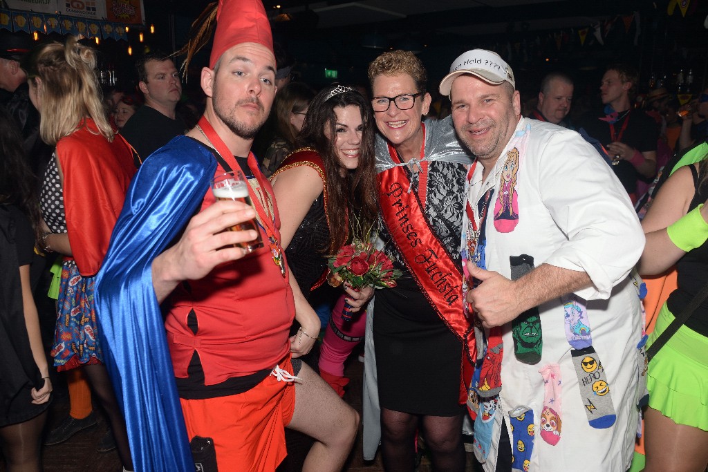 ../Images/Held op sokken feest 140.jpg